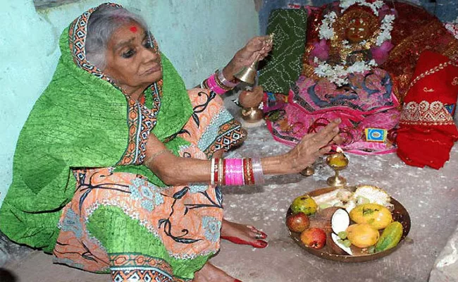 The Last Devadasi Of Puri Temple Passed Away - Sakshi