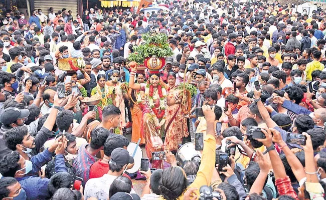 Hyderabad: Bonalu Festivities Commence At Golconda - Sakshi