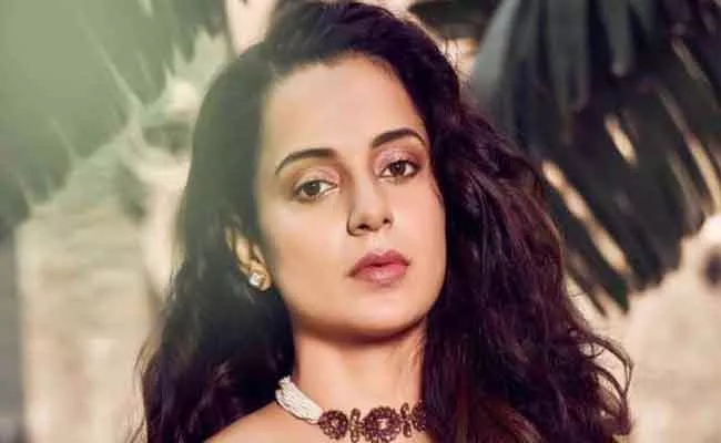 Kangana Ranaut Clarity On Thalaivi Release Date - Sakshi