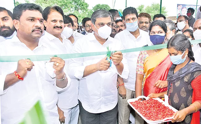 Sajjala Ramakrishna Reddy Opens YSR Food Bank in Guntur - Sakshi