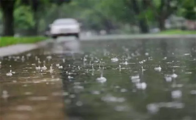 Heavy rains forecast in Telangana for another two days - Sakshi