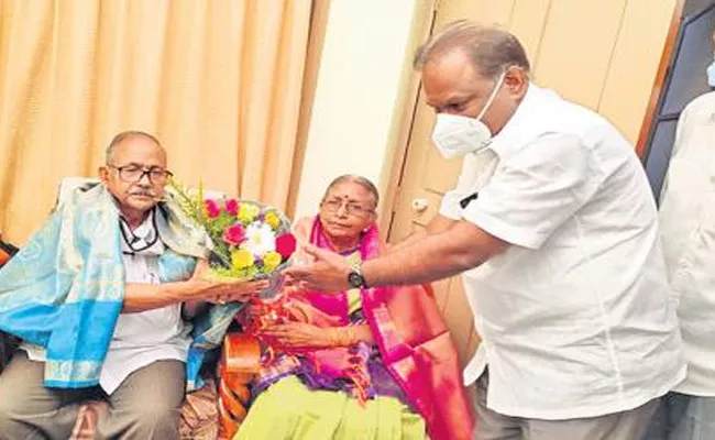 Bandla Shirisha's Grandfather Wishes Her A Happy Return From Space - Sakshi