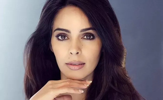 Mallika Sherawat Revealed Shocking Reasons Why She Got Fired From Movies - Sakshi