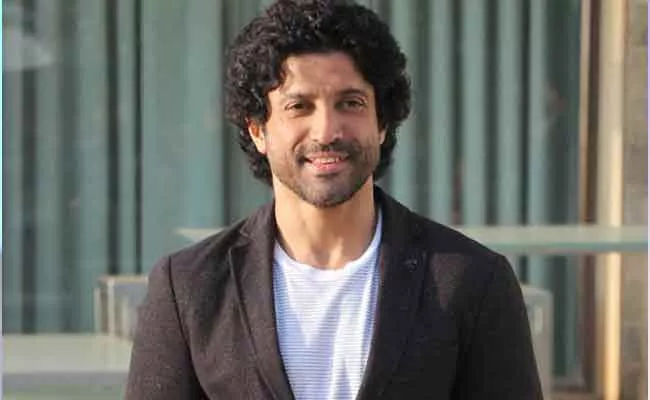 Farhan Akhtar Said He Want To Act In Telugu Movies - Sakshi