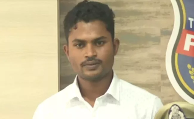 Maoist Leader Ravula Ranjith Surrender To Police In Hyderabad - Sakshi