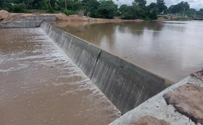 Extreme Rains In Telangana, Canals Are Overflowing - Sakshi