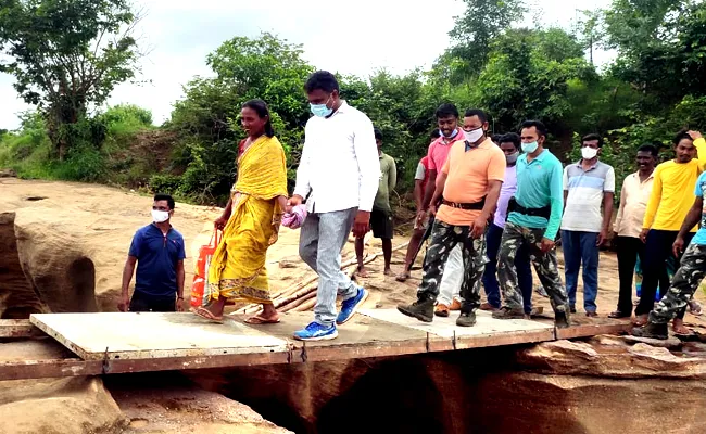 Kinnerasani Vagu: Iron Bridge Arranged On Kinnerasani Vagu - Sakshi