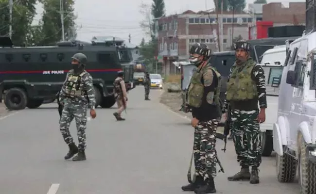 LET Terrorists Eliminated During Encounter In Jammu Srinagar Danmar - Sakshi