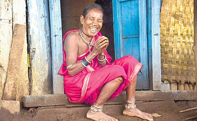 Photo Story: Tribal Old Woman Smile, 91 Years Old Man Toddy Tree Climbing - Sakshi