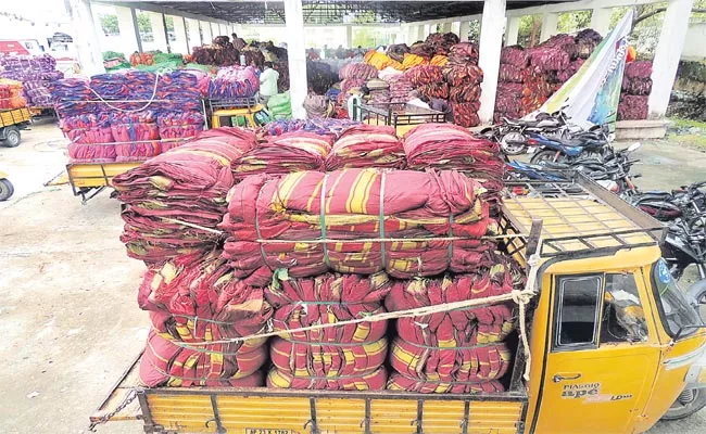 Telangana:Bathukamma Sarees Making In Sircilla - Sakshi