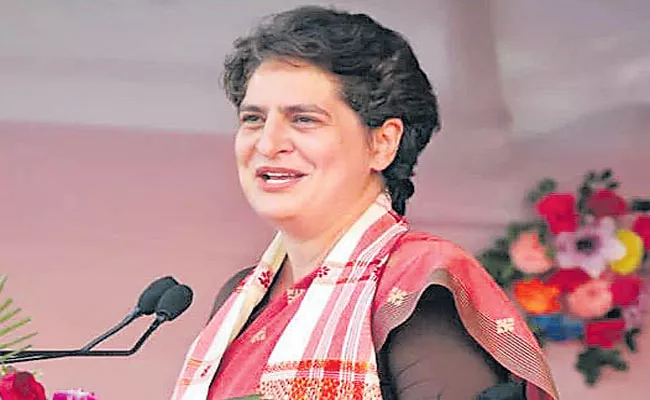 Priyanka Gandhi hints at forging alliance for Uttar Pradesh - Sakshi