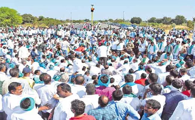 Suspension On Turmeric Farmers In Nizamabad - Sakshi