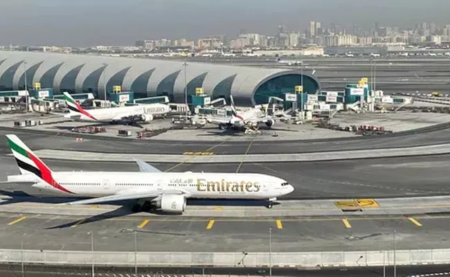 UAE Bars Citizens From Travelling To India Pakistan Other Countries - Sakshi