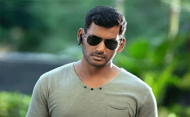 Assistant Director Vijay Anand Complaints On  Vishal Over Title Issue - Sakshi