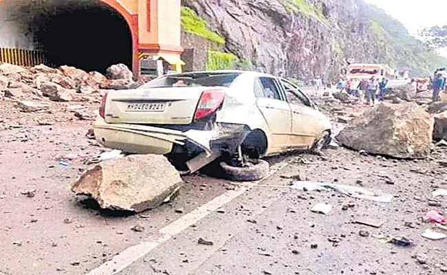 Mumbai:290 People Eliminate In 29 Years Due To Landslides Broken - Sakshi