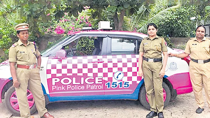 Kerala Police launch Pink project for women safety - Sakshi