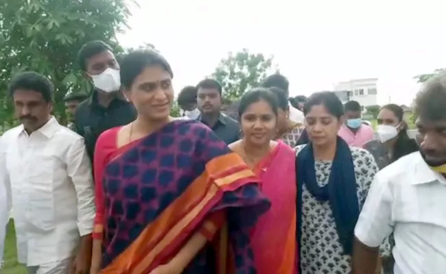 YS Sharmila Hunger Strike In Penuballi Khammam District - Sakshi