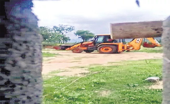 Tdp Leaders Illegal Sand Mining At Chandragiri - Sakshi