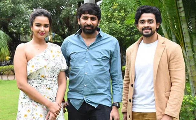 Aakasha Veedhullo Movie Trailer Launched By Director Gopichand Malineni - Sakshi