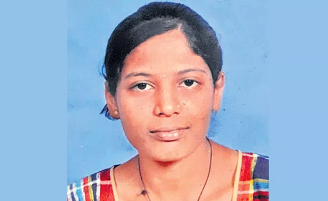 Girl Goes Missing In Balanagar From Hyderabad - Sakshi