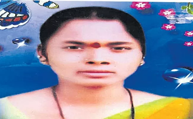 Husband Brutal Assassination Wife And Daughter - Sakshi