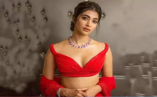 Pooja Hegde: Journey From Miss Universe India To Films And Her First salary - Sakshi