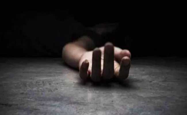 Mother And Son Commits Last Breath In Prakasam District - Sakshi