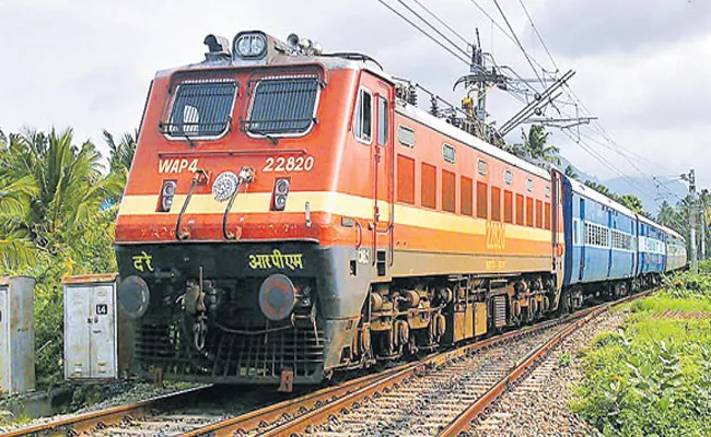 South Central Railway Reduced Platform Ticket Prices - Sakshi