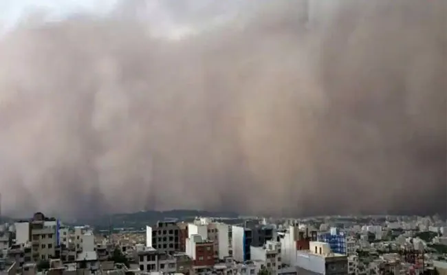 Mega Sandstorm Engulfs Dunhuang City In China Video Goes Viral - Sakshi