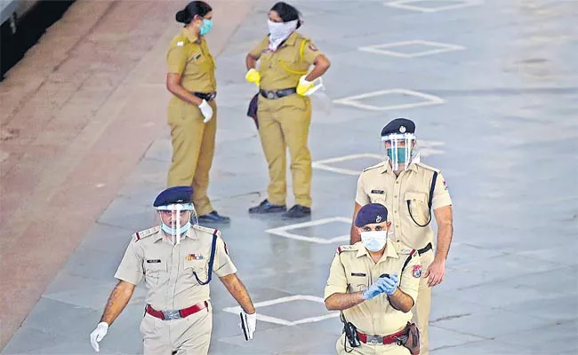 Mumbai Police Launches Fitness Programme For Its Personnel - Sakshi