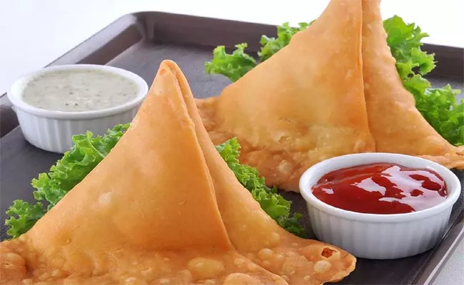 Dispute over Price Of Samosa Leads To Death Of A Man In Madhya Pradesh - Sakshi