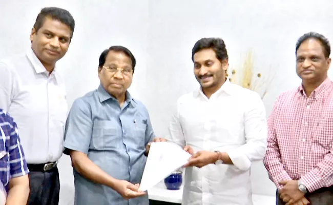 AP:VIT University Donates Rs 50 lakh To PM Care Fund - Sakshi