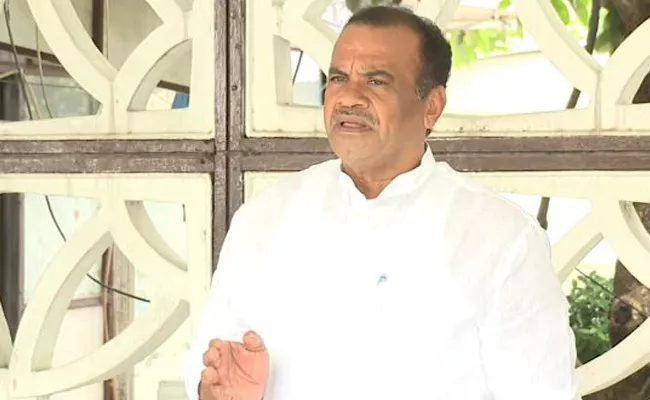 Congress MP Komatireddy Venkat Reddy Comments On Rajagopal Reddy Arrest - Sakshi