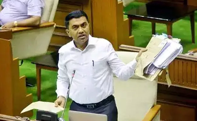 CM Pramod Sawant Shocking Comments On Girls Molested In Beach - Sakshi