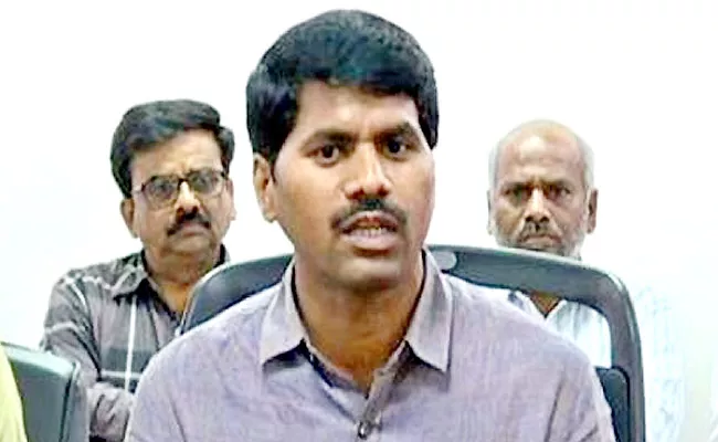 AP: CM Jagan Is Working To Solve VRO Problems - Sakshi