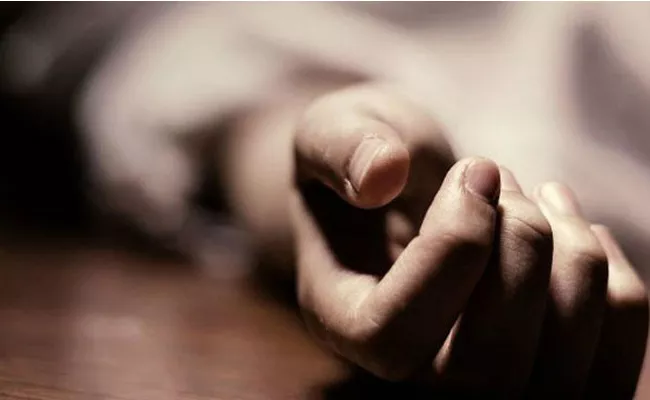 Couple Commits Suicide In Anantapur District - Sakshi