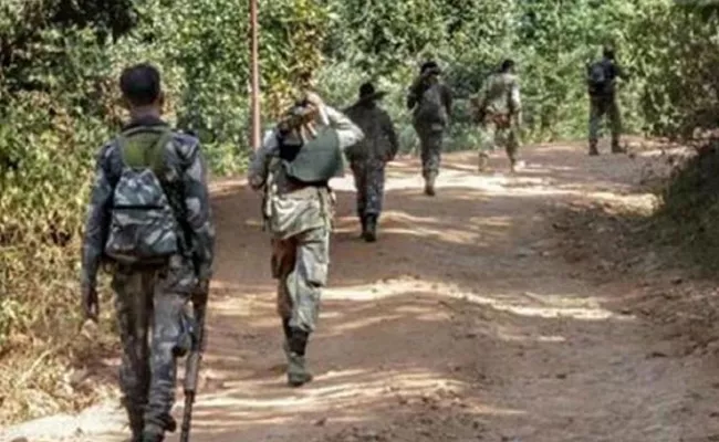 Police And Maoists Exchange Fire In Narayanpur - Sakshi