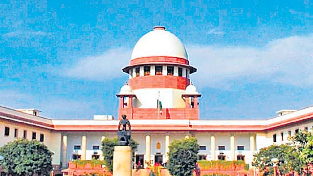 Supreme Court reserves verdict on Amazon plea against Future-Reliance deal - Sakshi