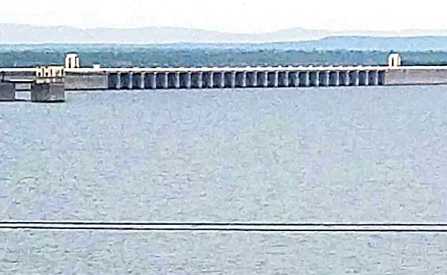 Nagarjuna Sagar Dam Heavy Water Flow Over Four Lakh Cusecs - Sakshi