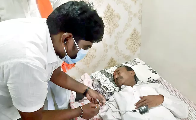 Etala Rajender Suffering With Fever, Leg Pains In Padayatra - Sakshi