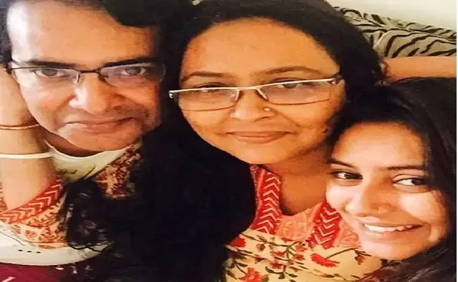 Pratyusha Banerjee Parents Open Up About Facing Financial Losses - Sakshi