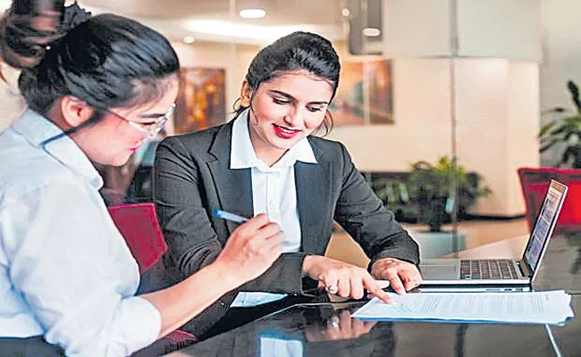 Easing of curbs on economic activity opens up job opportunities for freshers: TeamLease - Sakshi