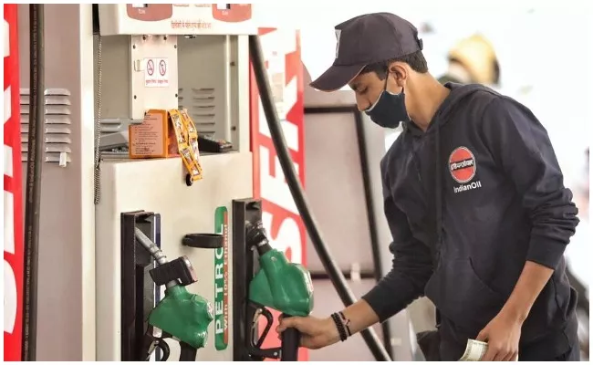 July-31-2021-petrol-and-diesel-prices-did-not-increase - Sakshi