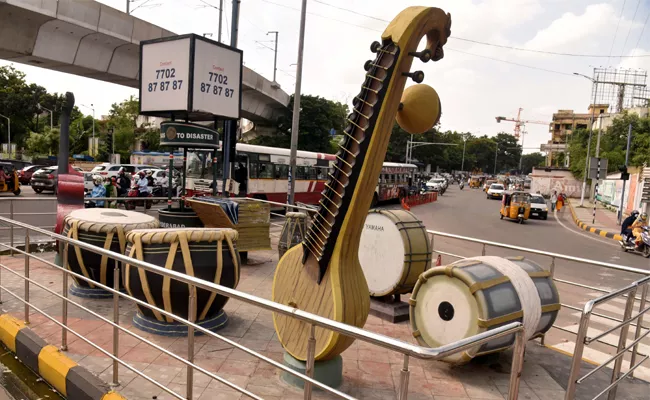 Photo Feature: Innovative Message Oriented Junctions In Hyderabad - Sakshi