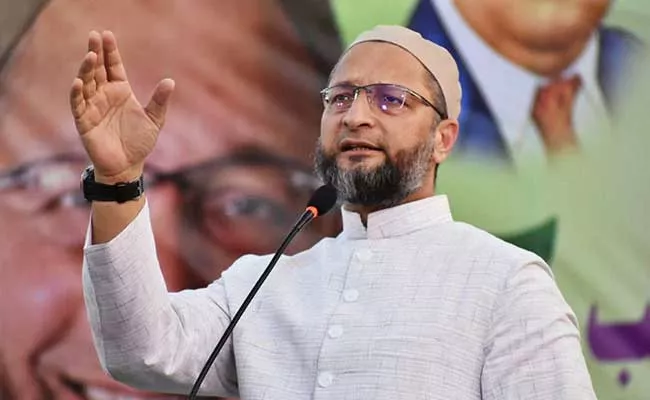 AIMIM MP Asaduddin Owaisi Slams On RSS Chief Mohan Bhagwat - Sakshi