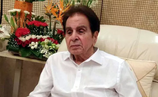 Legendary Bollywood Actor Dilip Kumar Passes Away At 98 - Sakshi