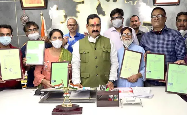 Madhya Pradesh Govt Granted Indian Citizenship To Six Pakistani Migrants Under CAA - Sakshi