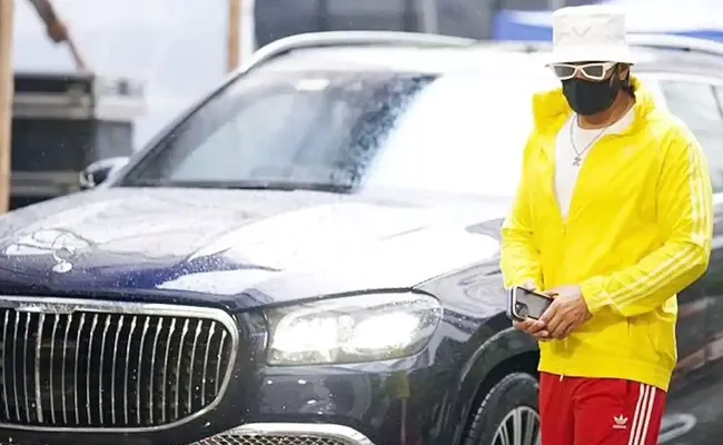 Ranveer Singh Buys Swanky Mercedes Maybach GLS 600 Worth Rs 2.43 Crore - Sakshi