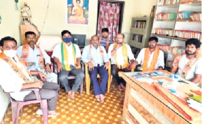 Internal Clashes Among Bjp Cadre Vikarabad - Sakshi