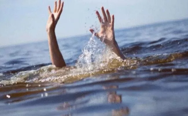 15 Members Of A Family Drown At Ayodhya Saryu River - Sakshi